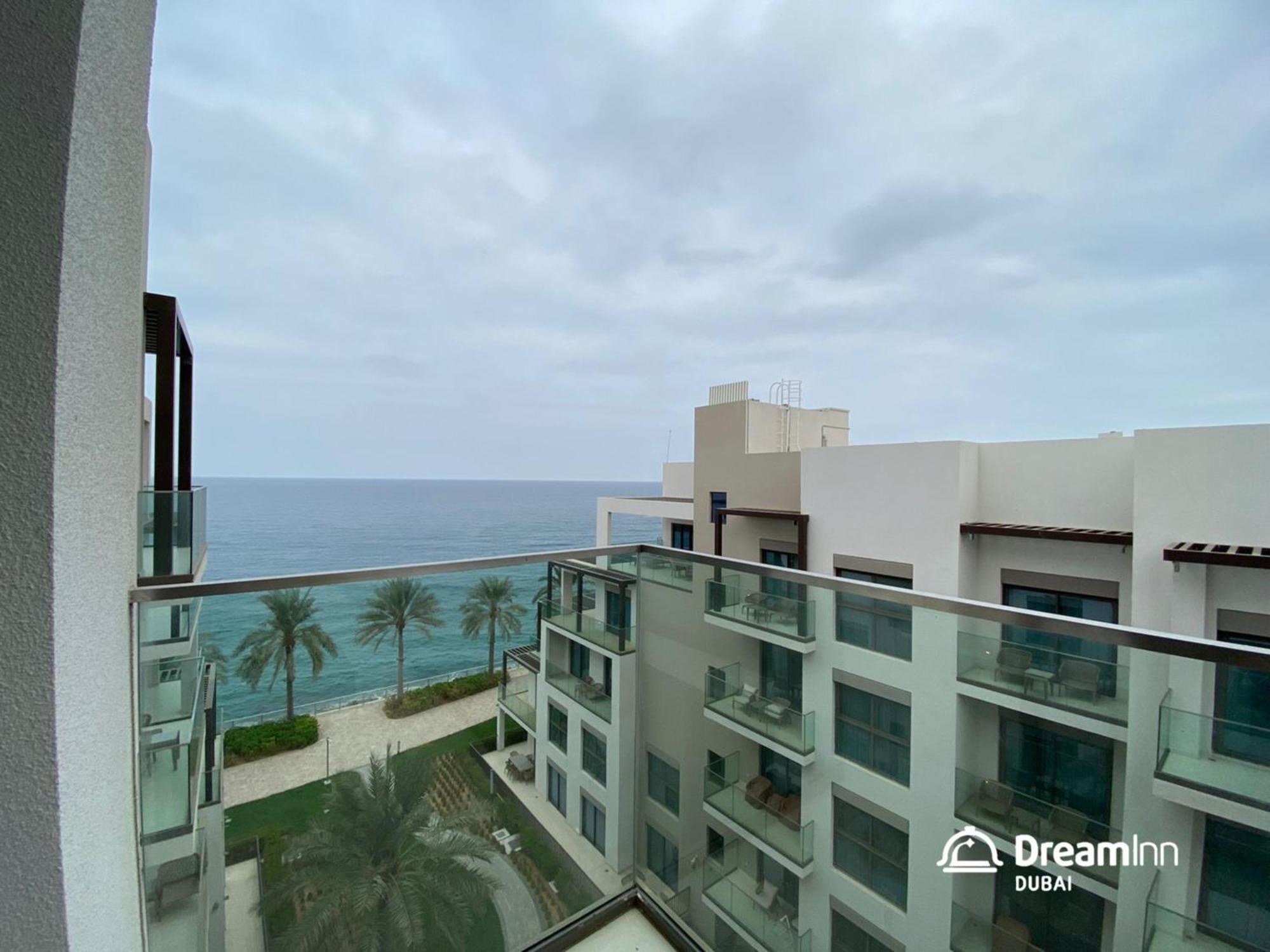 Dream Inn Apartments - Address Beach Residence Fujairah Exterior photo